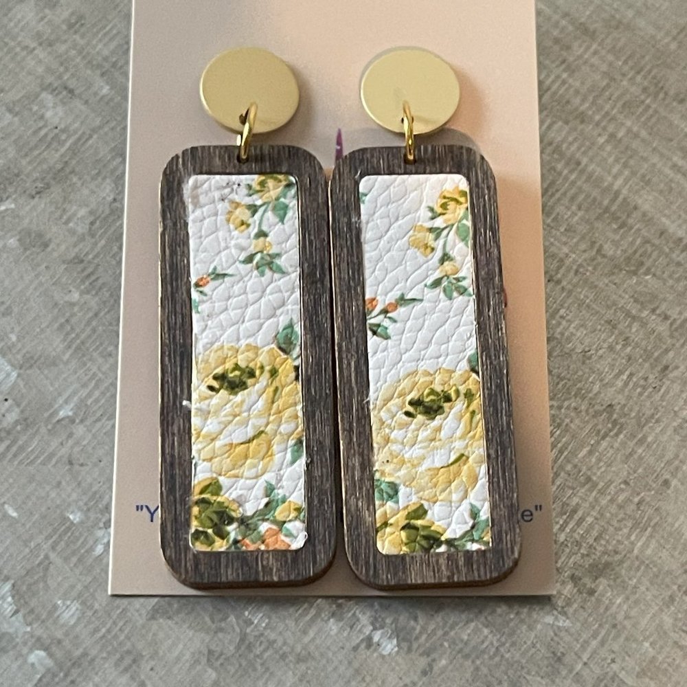 Booming Bliss Earrings - Picture 1 of 1